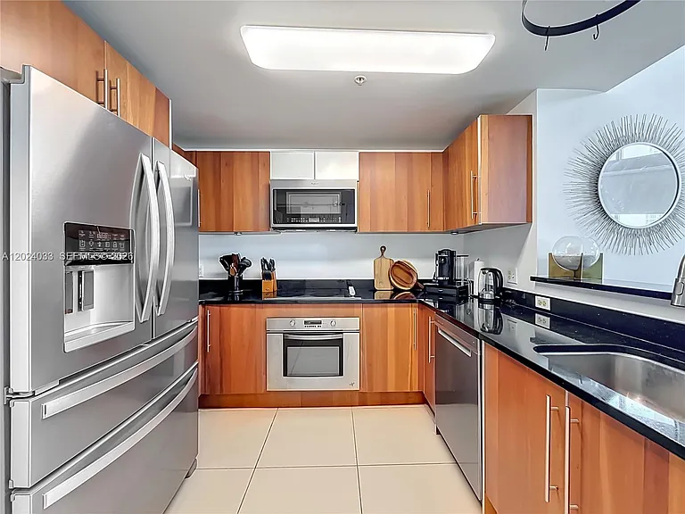 300 S Biscayne Blvd #L-1016 — Photo 3