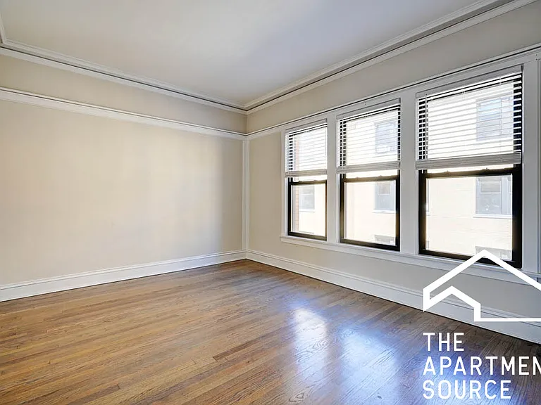 2426 N Sawyer Ave #2E — Photo 9