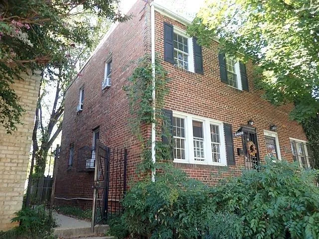 3446 Brown St NW — Photo 4