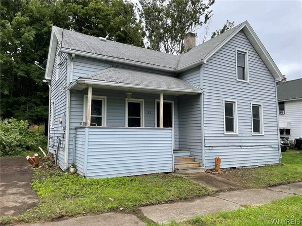 23 Leming St, Dunkirk, NY 14048