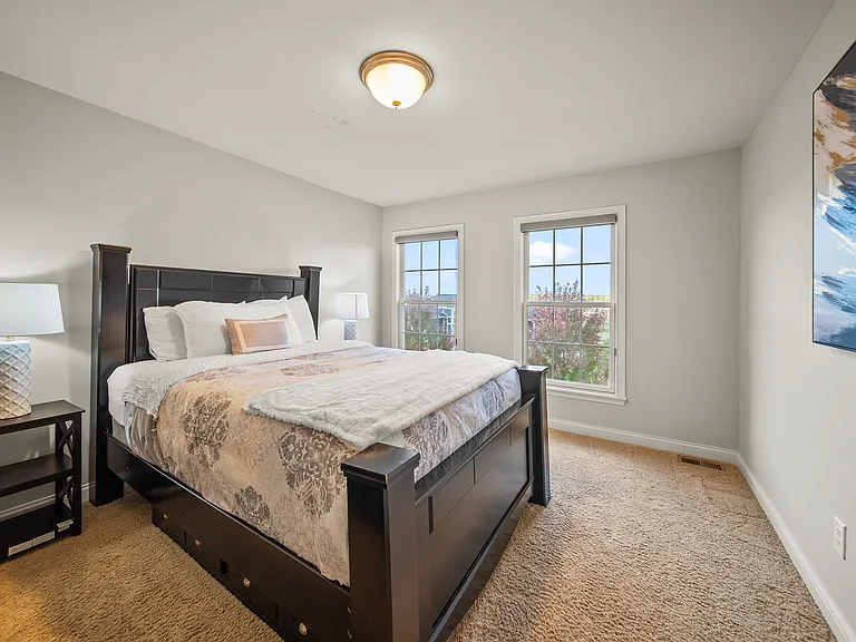 10599 Geist View Dr — Photo 34