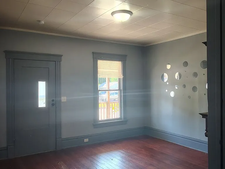 801 Warren St — Photo 9