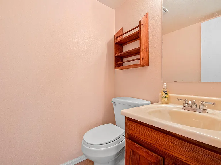 1009 S Lewiston Way — Photo 13