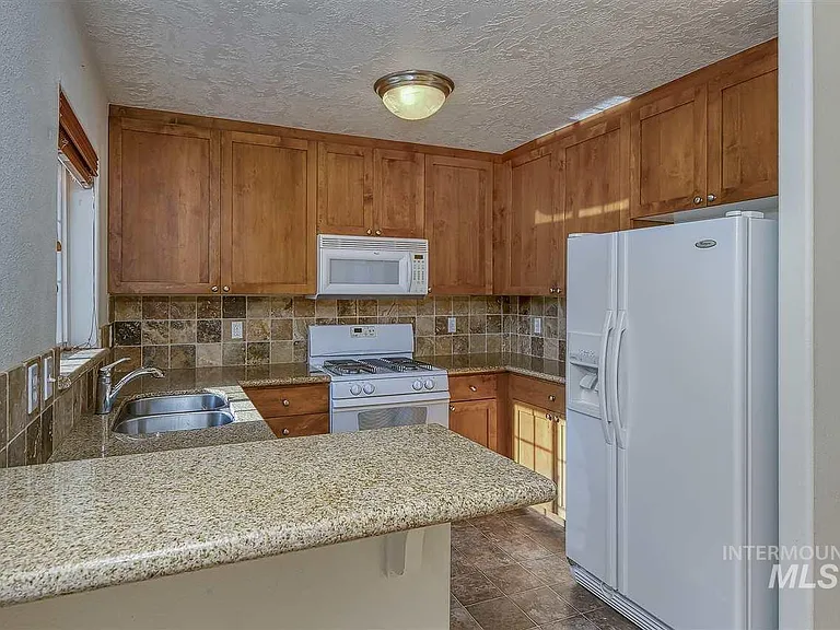 420 W Village Ln — Photo 10