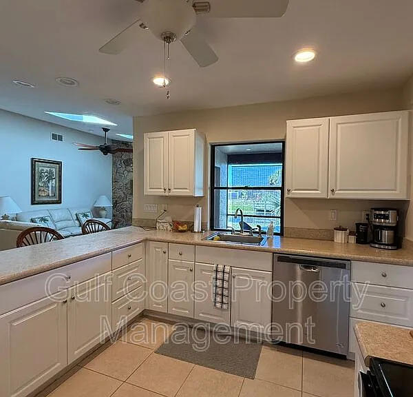 3185 Clifford St — Photo 30
