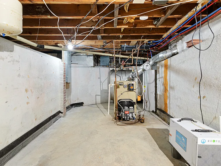 501 Park St — Photo 29
