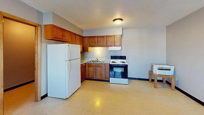 1 bed, 1.0 bath, $650 — Photo 2