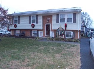5656 Meadowcrest St, Roanoke, VA 24019
