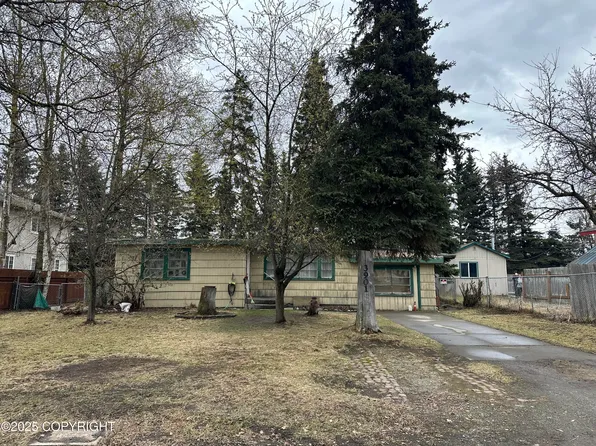 3901 Greenland Dr, Anchorage, AK 99517