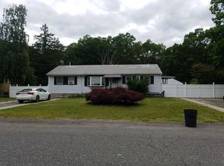 1076 Ocean Ave, Bay Shore, NY 11706