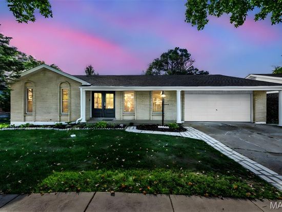 5102 Peyton Place Ct, Saint Louis, MO 63128