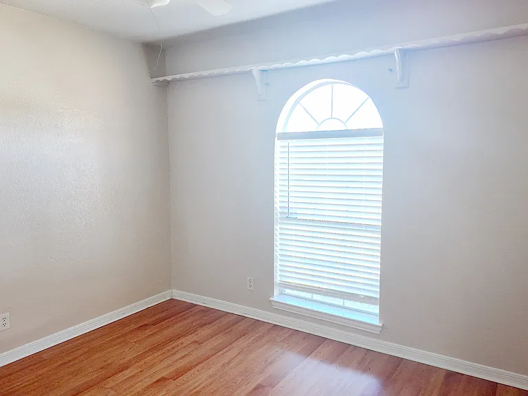 2812 Fieldstone Dr — Photo 3