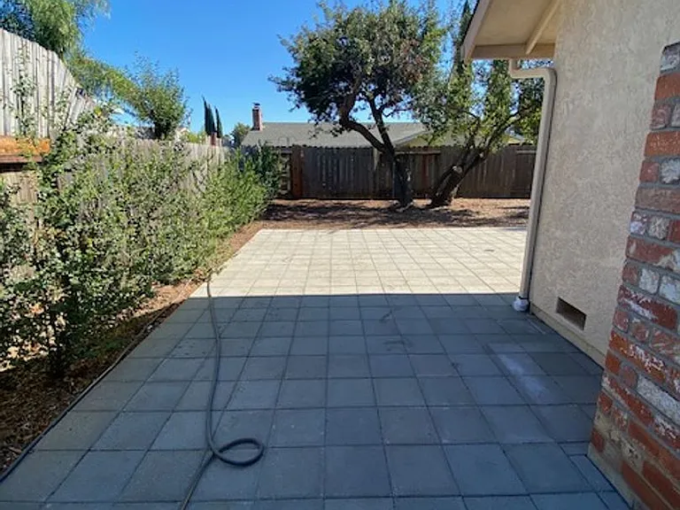 1118 Woodridge Dr — Photo 10