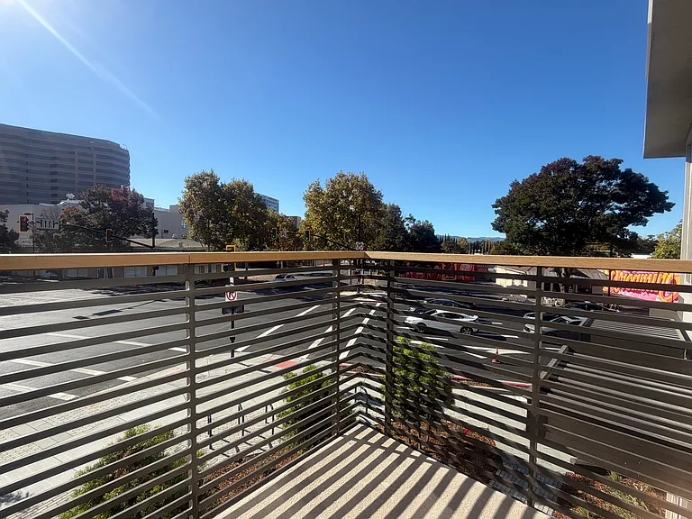 Blue Oak Square — Photo 25