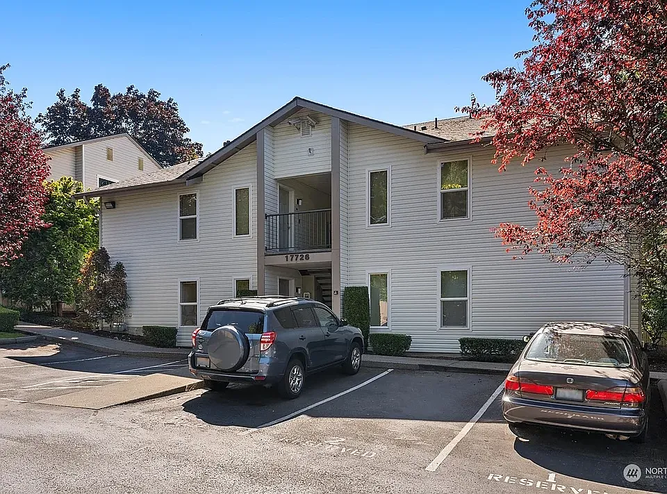 17726 12th Ave NE #104