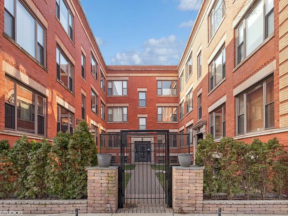 2nd image of 4132 N Kenmore Ave APT G