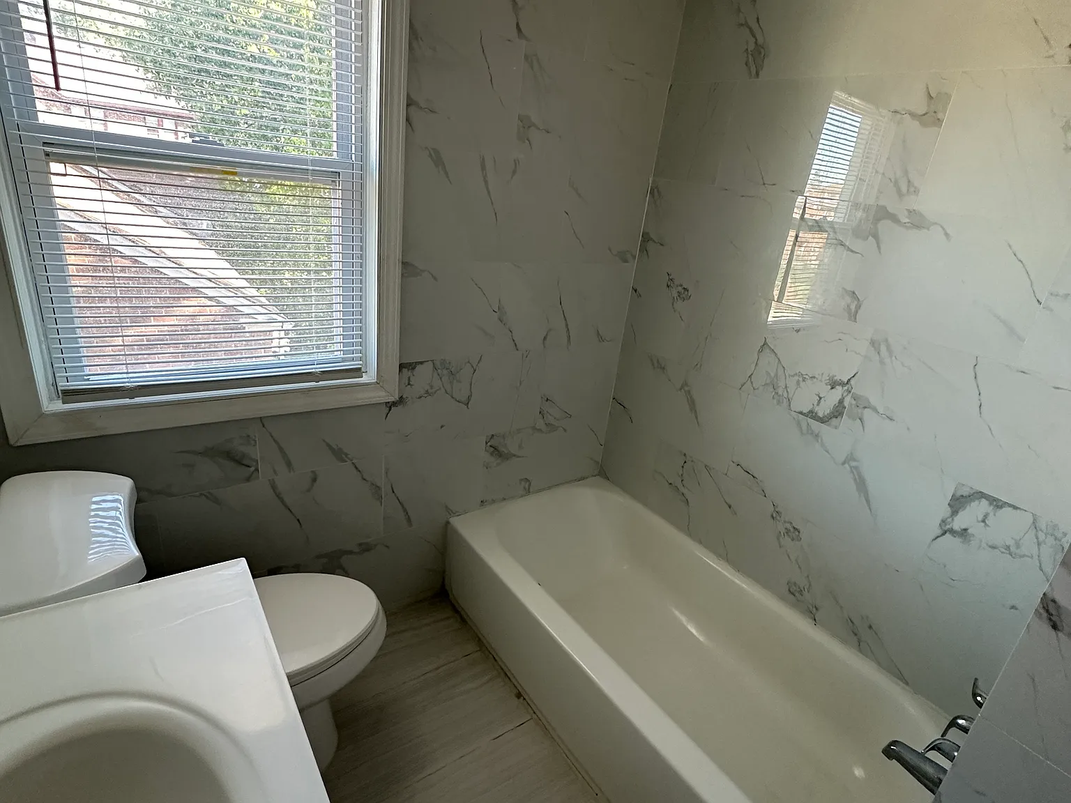 3 bed, 1000 sqft, $1,200 — Photo 3