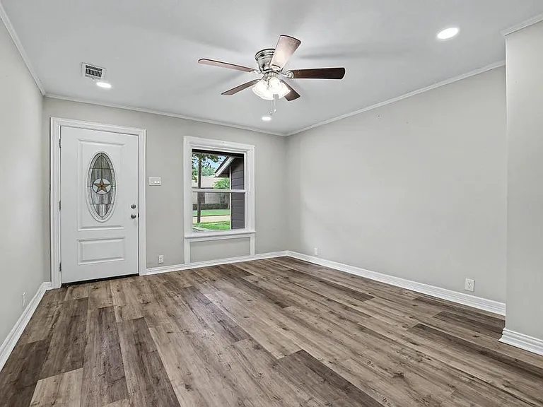 221 W Taylor St — Photo 2