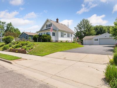 609 1st Ave SE, New Prague, MN, 56071