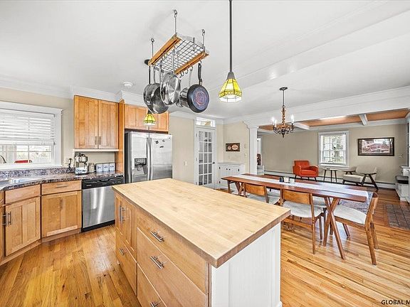 4th image of 57 Webster Ave