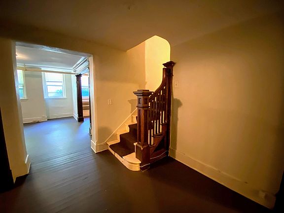 2nd image of 353 College Ave SE APT 1