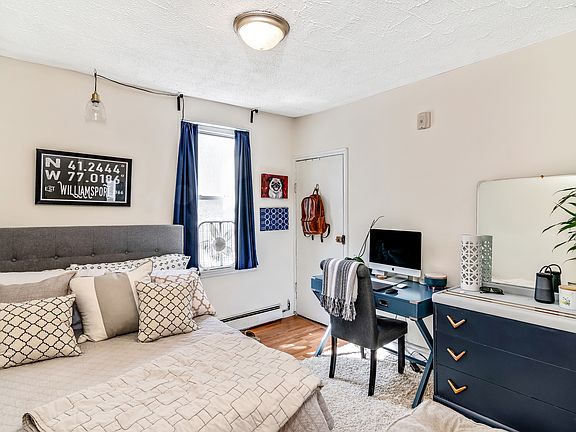 4th image of 2206 E York St #2