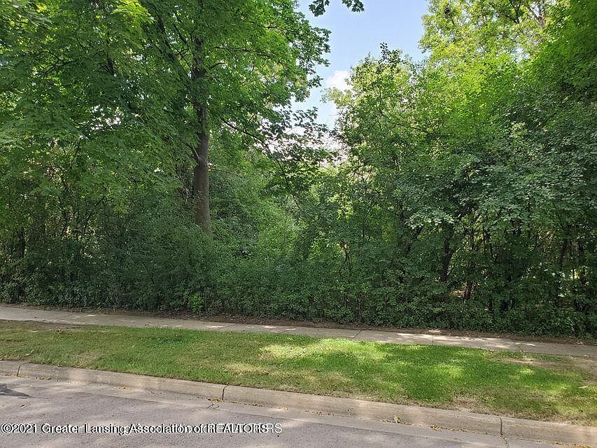 1st image of 748 Touraine Ave