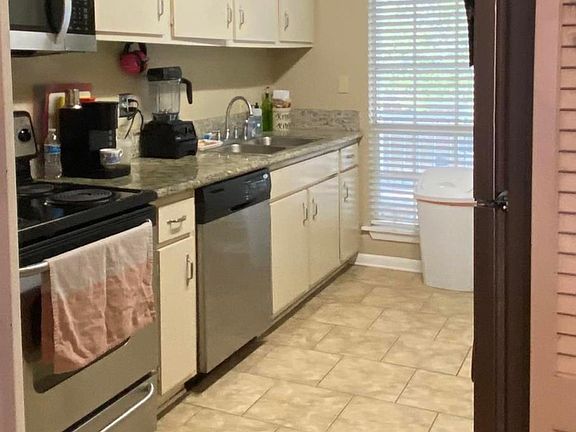 5th image of 10434 Jefferson Hwy APT E