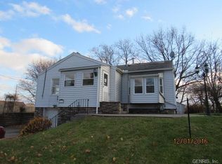 613 Hurstbourne Rd, Irondequoit, NY 14609