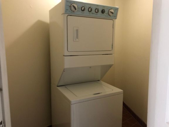 4th image of 17750 S Conduit Ave APT 1E