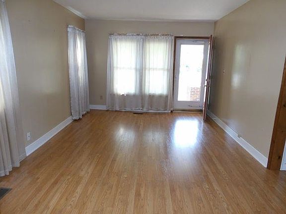 4th image of 3502 Waverly Rd