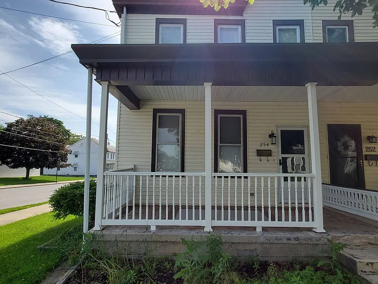 254 Franklin St — Photo 2