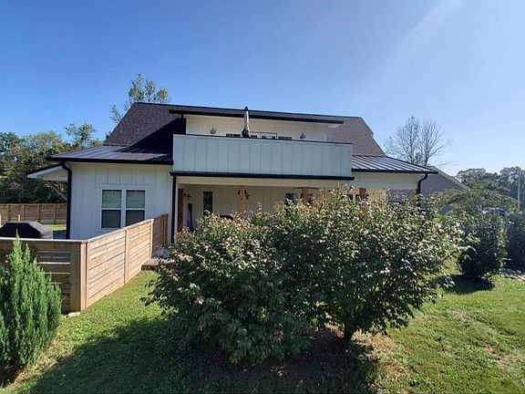 4th image of 2137 Woodrow Dr