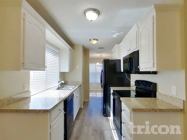 1015 Cedar Run Dr — Photo 7