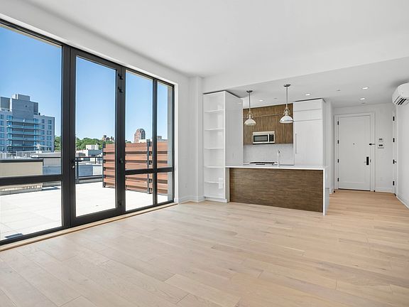 2nd image of 127 W 112th St #7A