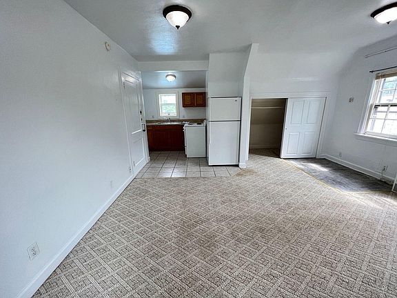 3rd image of 127 Wyoming Ave APT 6