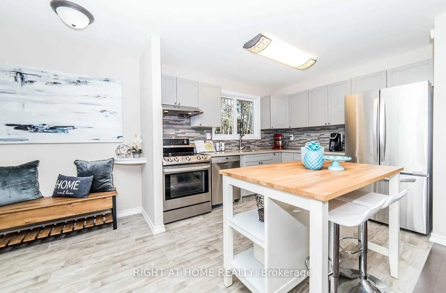 3 bed, $2,600 — Photo 2