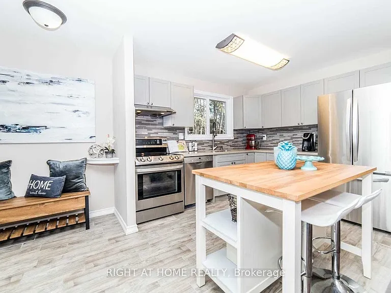 823 Sanok Dr #MAIN — Photo 2