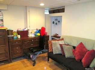 9505 Big Lake Rd, Clarkston, MI 48346