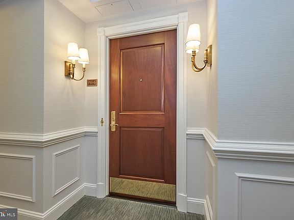 3rd image of 1201 N Nash St APT 606