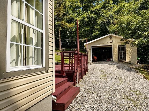 3rd image of 206 Gunter Ridge Rd