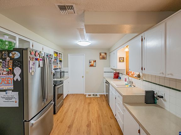4th image of 2654 Adams Ln SE