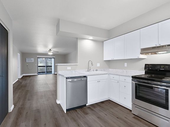 4th image of 410 Fox Shores Dr #4