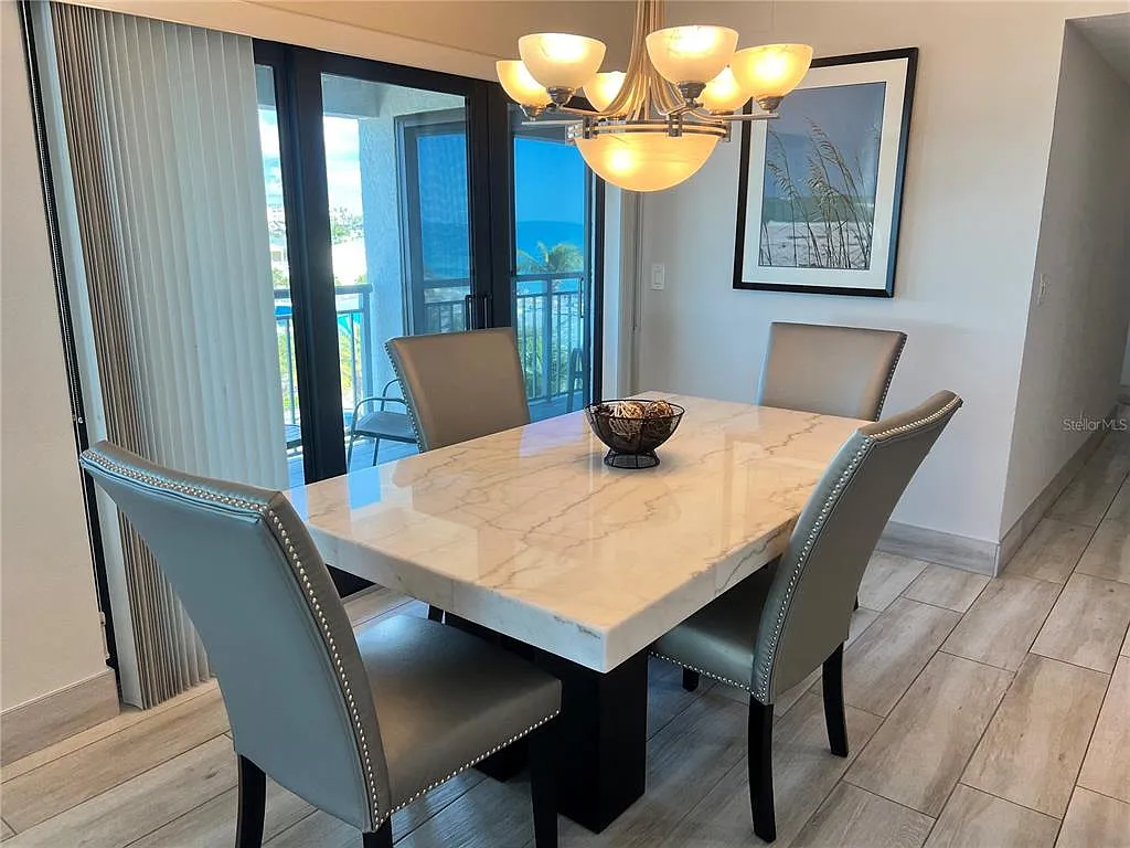2 bed, 2.0 bath, 1370 sqft, $12,630 — Photo 4