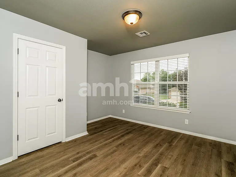 2613 W Huntsville St — Photo 14