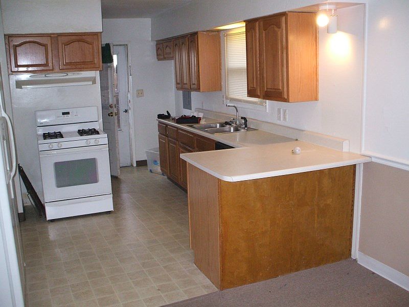2nd image of 4196 Marlowe St