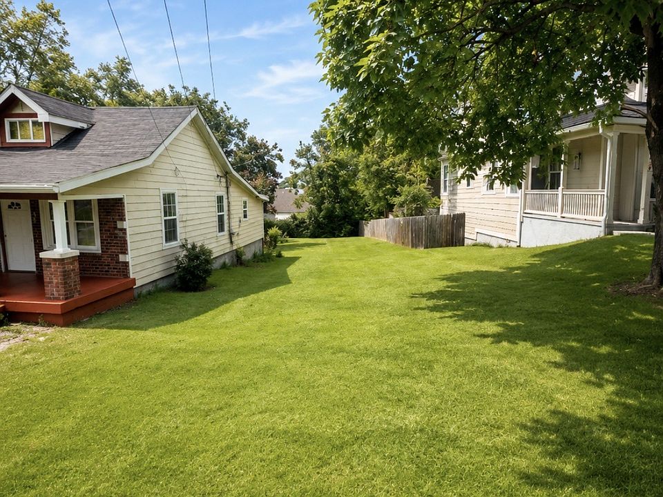 2nd image of 2324 Batavia St