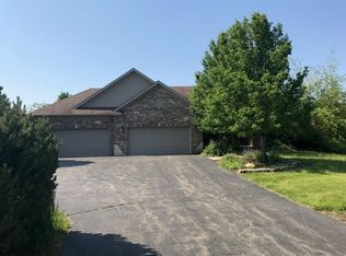 3817 Redwood Ct, Spring Grove, IL 60081