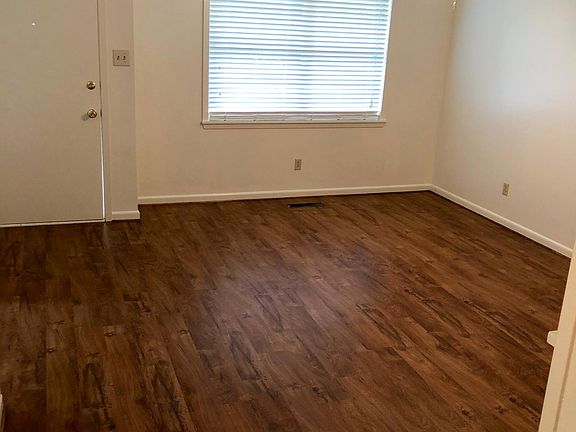 4th image of 407 N Van Buren St APT C