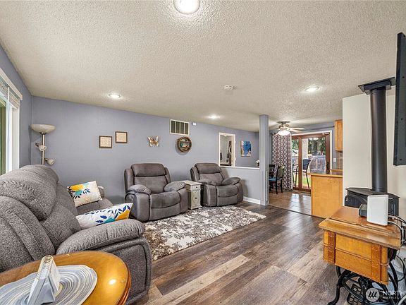 5th image of 12205 217th Avenue Ct E